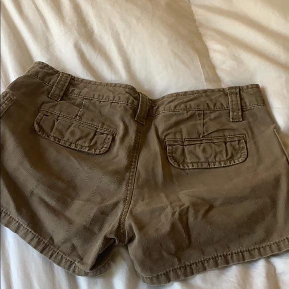 Khaki Old Navy shorts - Picture 2 of 3